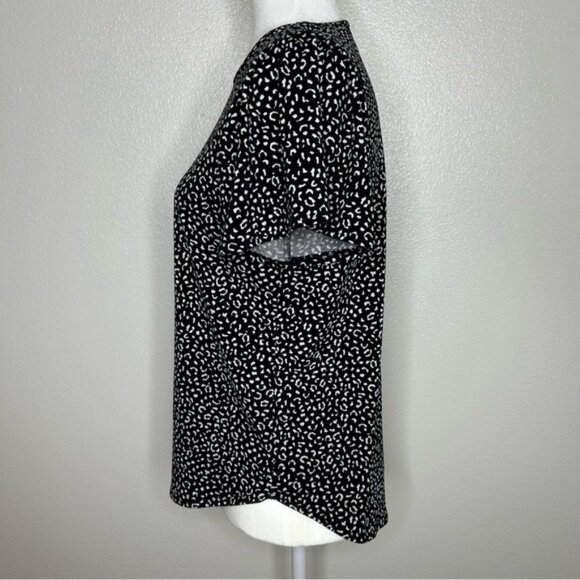 Banana Republic Womens Black Animal Print Jersey Blouse Flutter Sleeve Size S - Picture 5 of 10